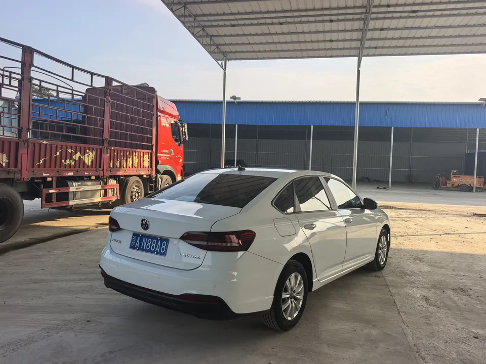 Volkswagen Lavida Lavida 2023 1.5L Automatic Fully Edition 2022 — thumbnail 2