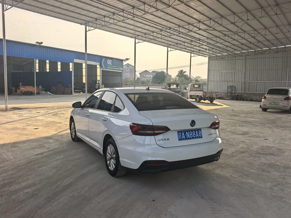 Volkswagen Lavida Lavida 2023 1.5L Automatic Fully Edition 2022 — thumbnail 4