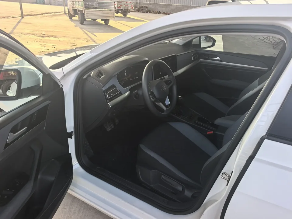 Volkswagen Lavida Lavida 2023 1.5L Automatic Fully Edition 2022 — thumbnail 5
