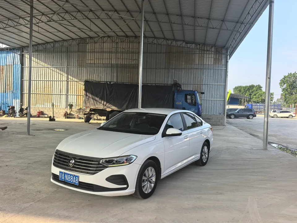 Volkswagen Lavida Lavida 2023 1.5L Automatic Fully Edition 2022 — photo 1, buy with delivery to Moscow