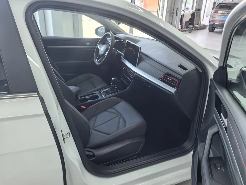Volkswagen Lavida Lavida 2024 300TSI DSG Starry Sky Leading Edition 2024 — thumbnail 3