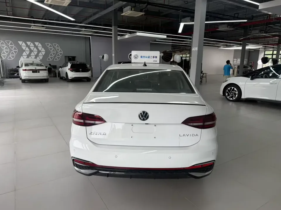 Volkswagen Lavida Lavida 2024 300TSI DSG Starry Sky Leading Edition 2025 — thumbnail 2