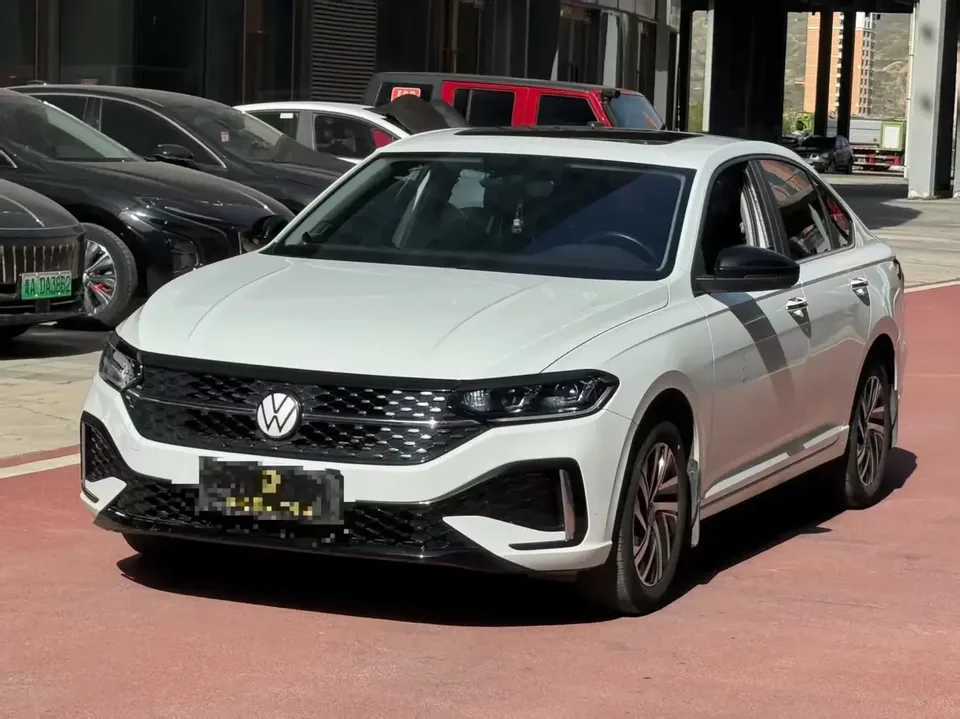 Volkswagen Lavida Lavida 2023 280TSI DSG Starry Sky Edition 2023 — photo 1, buy with delivery to Moscow