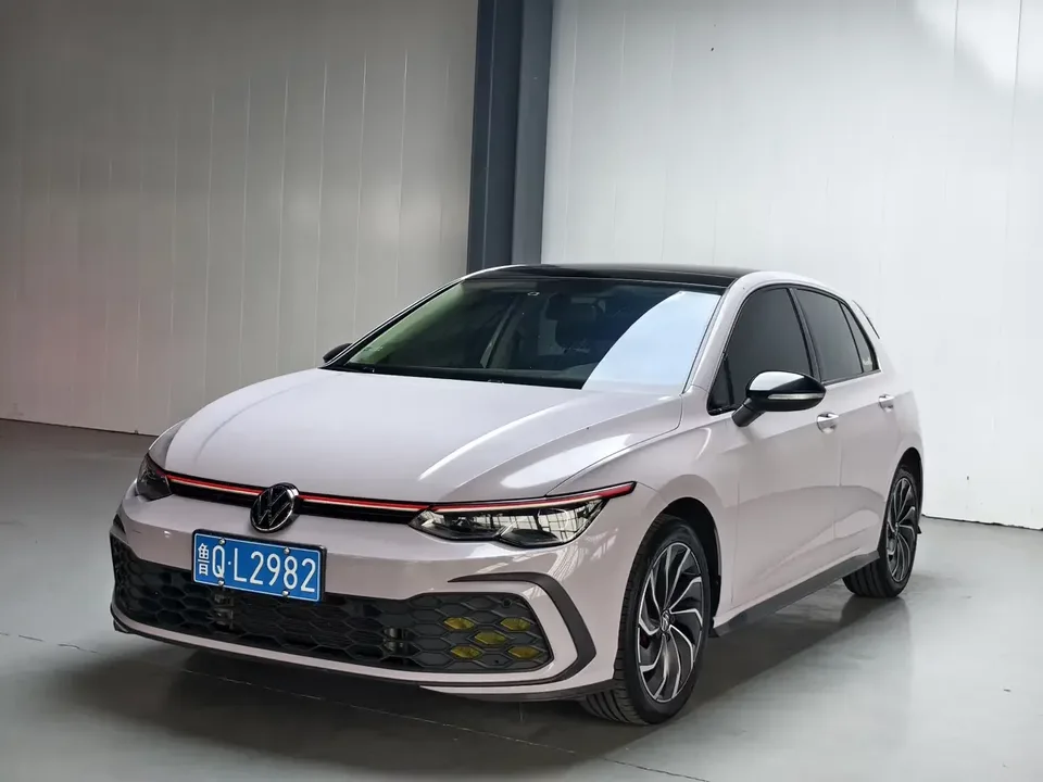 Volkswagen Golf golf 2021 280TSI DSG Pro 2022 — photo 1, buy with delivery to Moscow
