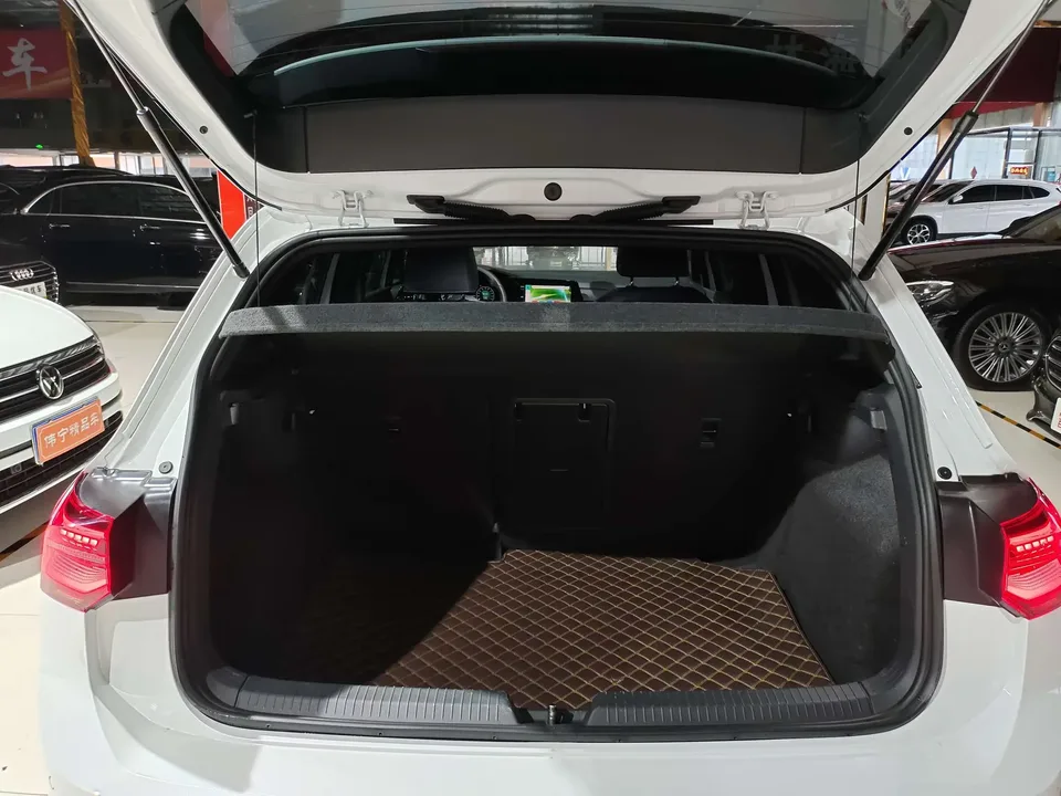 Volkswagen Golf golf 2023 280TSI DSG R-Line Lite 2024 — миниатюра 5
