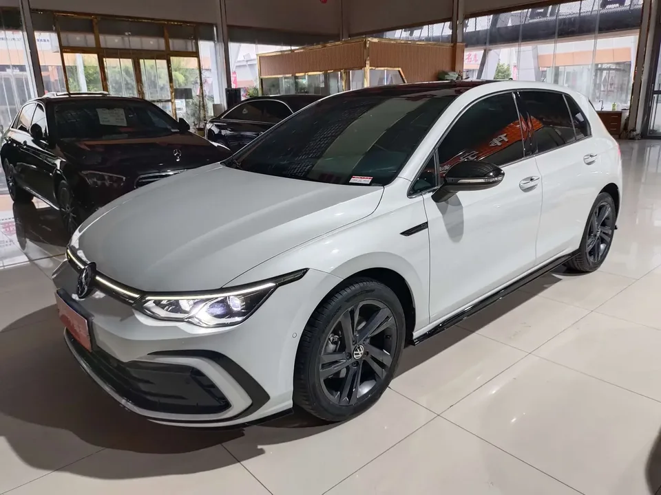 Volkswagen Golf golf 2023 280TSI DSG R-Line Lite 2024 — photo 1, buy with delivery to Moscow
