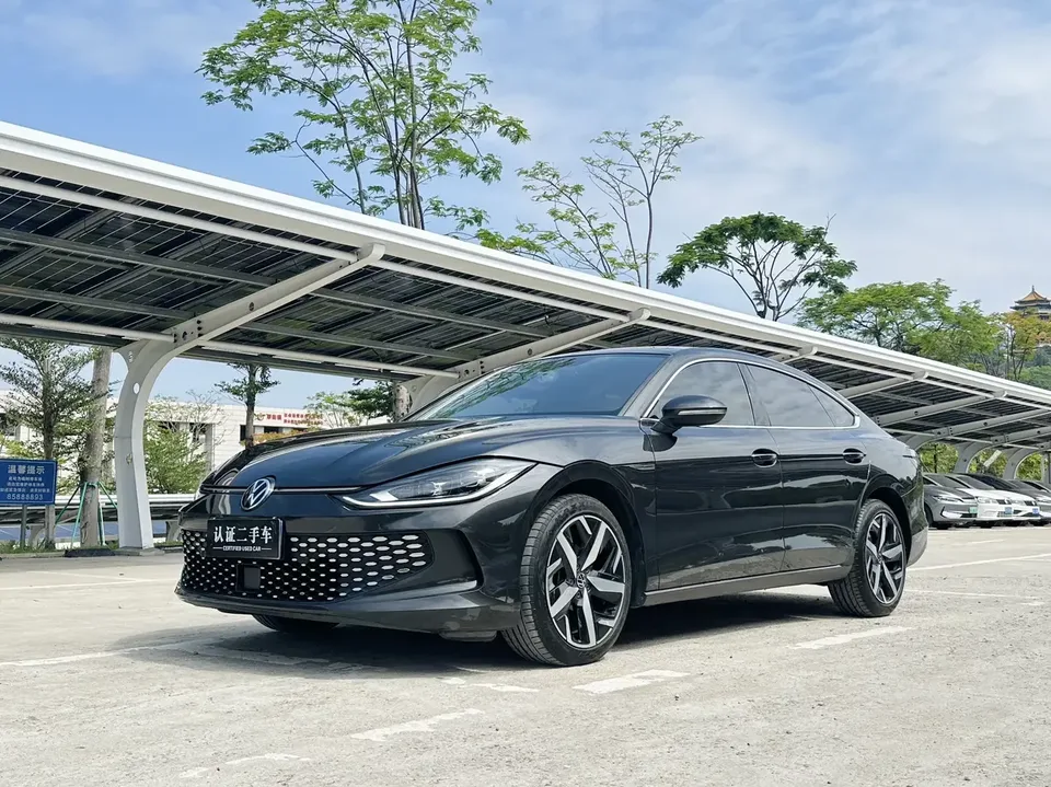 Volkswagen Lamando Lingdu 2024 Lingdu L 280TSI DSG Cool Edition 2024 — photo 1, buy with delivery to Moscow