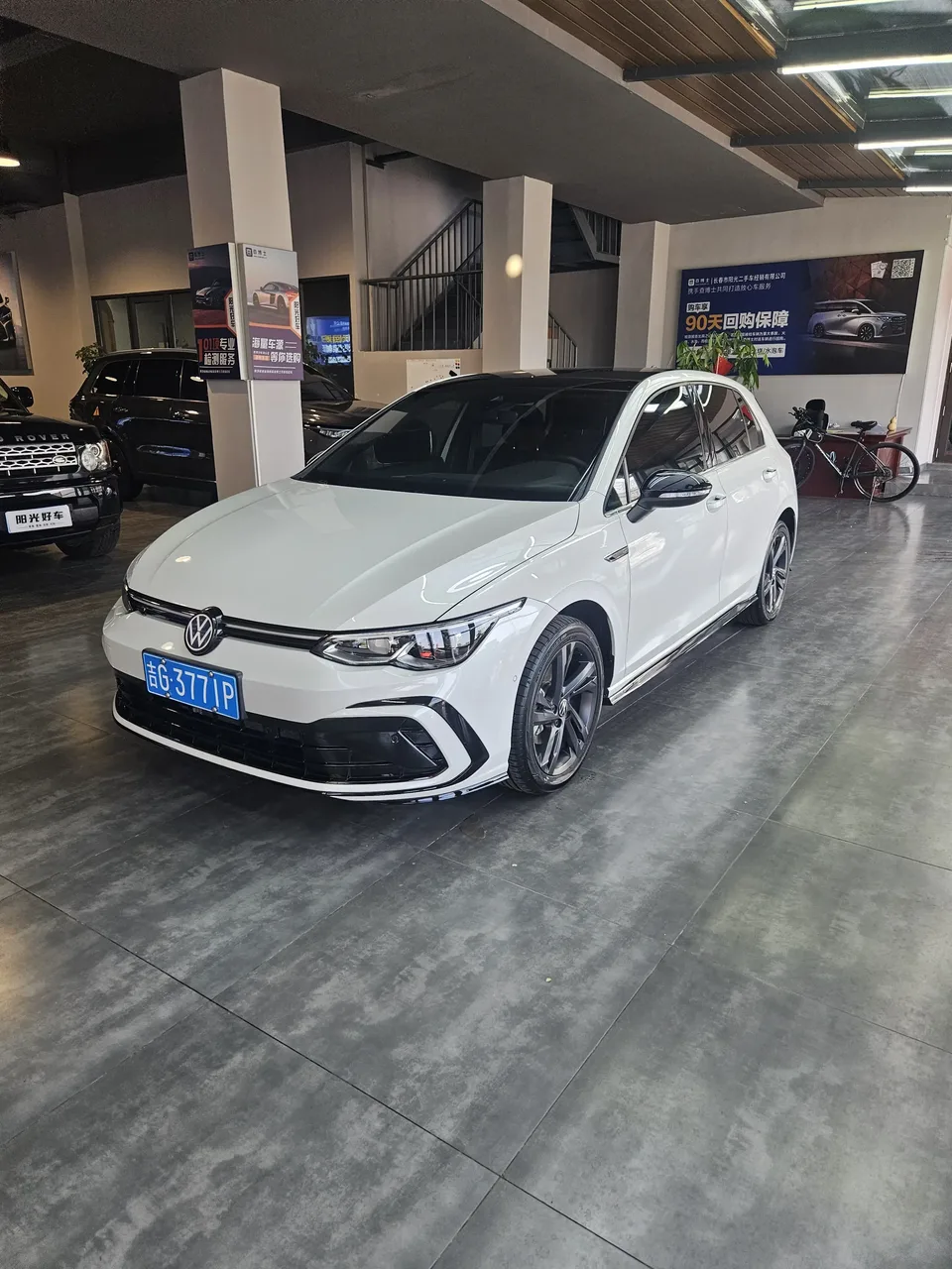 Volkswagen Golf golf 2023 280TSI DSG R-Line Lite 2024 — photo 1, buy with delivery to Moscow