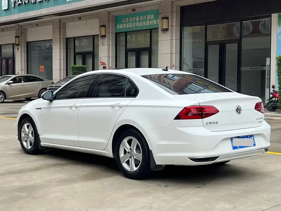 Volkswagen Lamando Lingdu 2021 230TSI DSG Fashion Edition 2022 — thumbnail 4