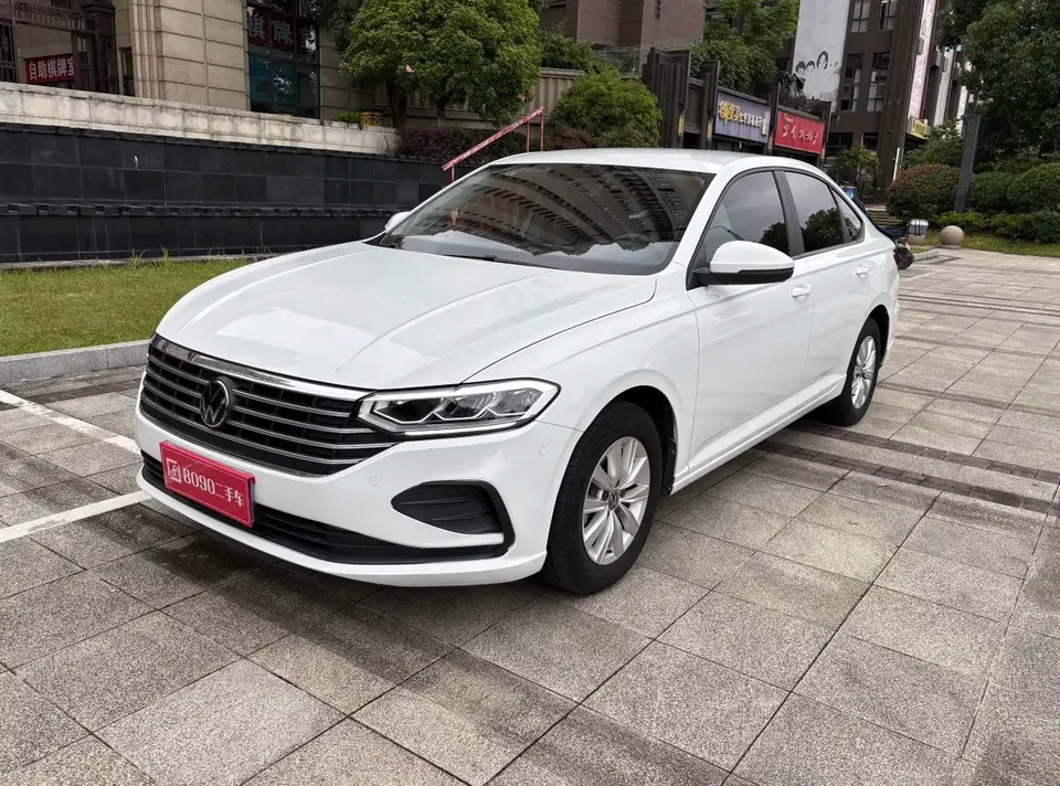 Volkswagen Lavida Lavida 2023 1.5L Automatic Fully Edition 2024 — photo 1, buy with delivery to Moscow