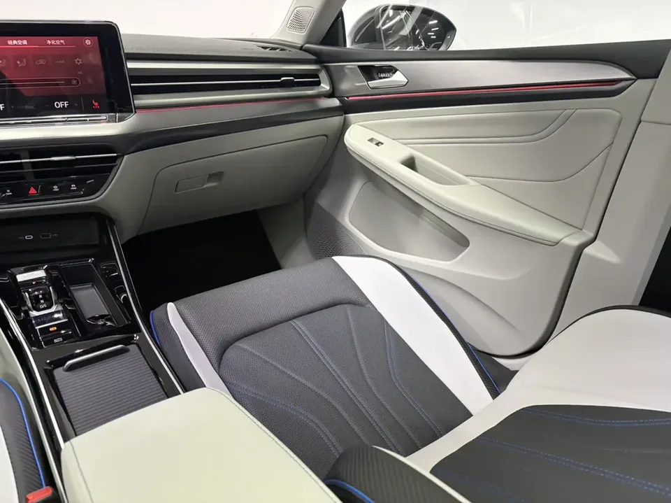 Volkswagen Lamando Lingdu 2022 Lingdu L 280TSI DSG Cool Edition 2022 — thumbnail 4