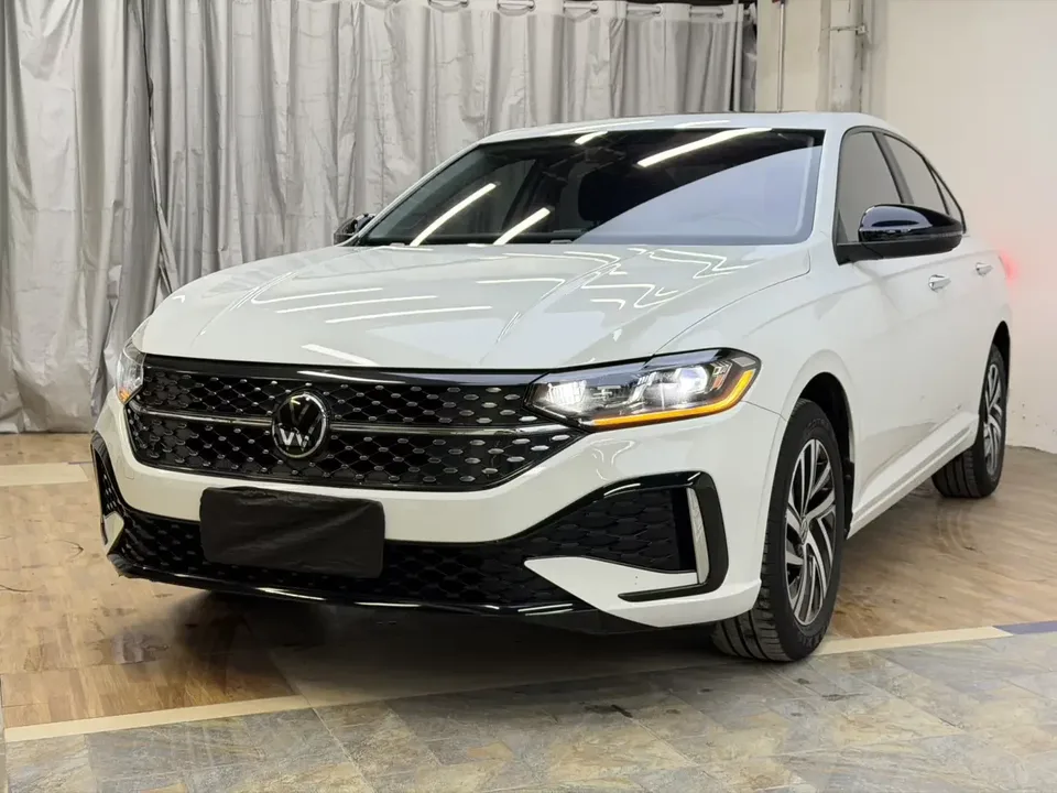 Volkswagen Lavida Lavida 2023 280TSI DSG Starry Sky Edition 2022 — photo 1, buy with delivery to Moscow