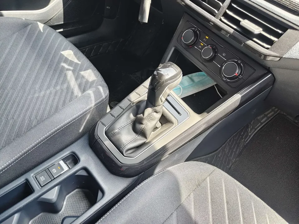 Volkswagen Lavida Lavida 2026 New 1.5L Outstanding New Elegant Edition 2025 — миниатюра 3
