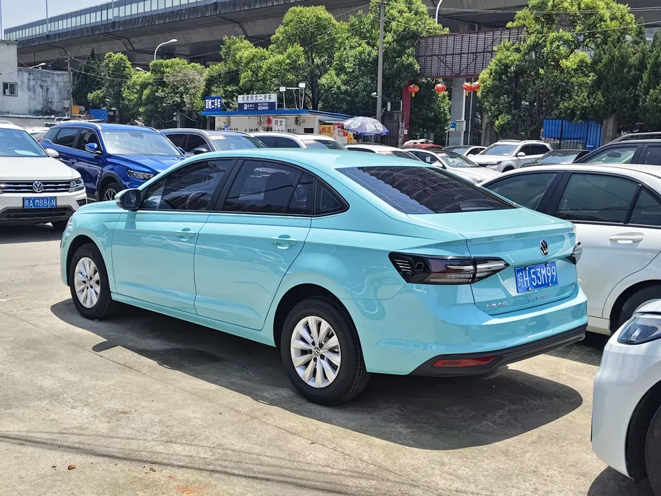 Volkswagen Lavida Lavida 2026 New 1.5L Outstanding New Elegant Edition 2025 — миниатюра 4