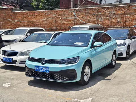 Volkswagen Lavida 2025 купить в Москве