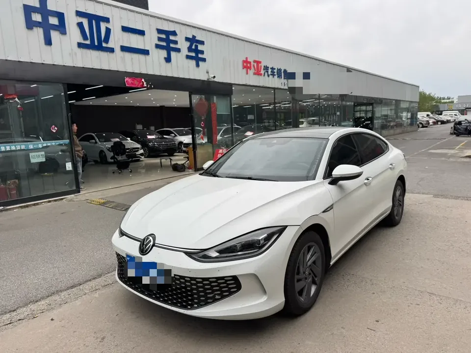 Volkswagen Lamando Lingdu 2023 Lingdu L 280TSI DSG Hot Edition 2024 — photo 1, buy with delivery to Moscow