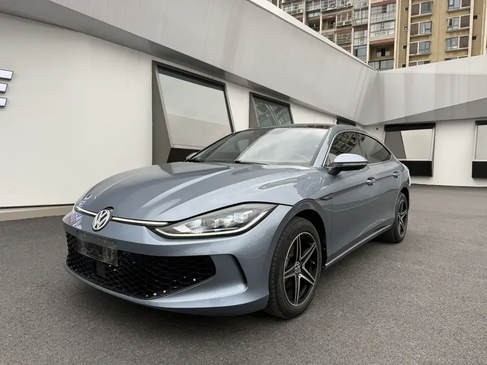 Volkswagen Lamando Lingdu 2023 Lingdu L 280TSI DSG Hot Edition 2023 — photo 1, buy with delivery to Moscow