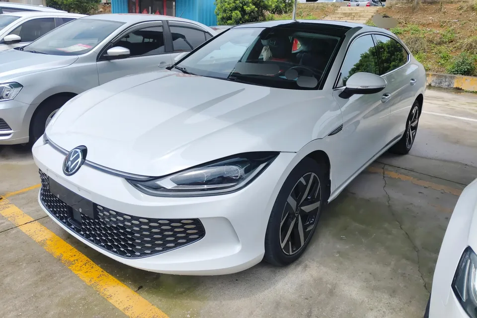 Volkswagen Lamando Lingdu 2024 Lingdu L 280TSI DSG Cool Edition 2024 — photo 1, buy with delivery to Moscow