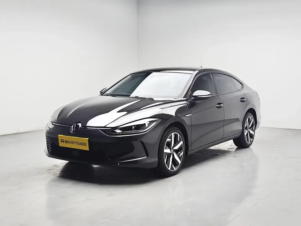 Volkswagen Lamando Lingdu 2023 Lingdu L 280TSI DSG Hot Edition 2023 — photo 1, buy with delivery to Moscow