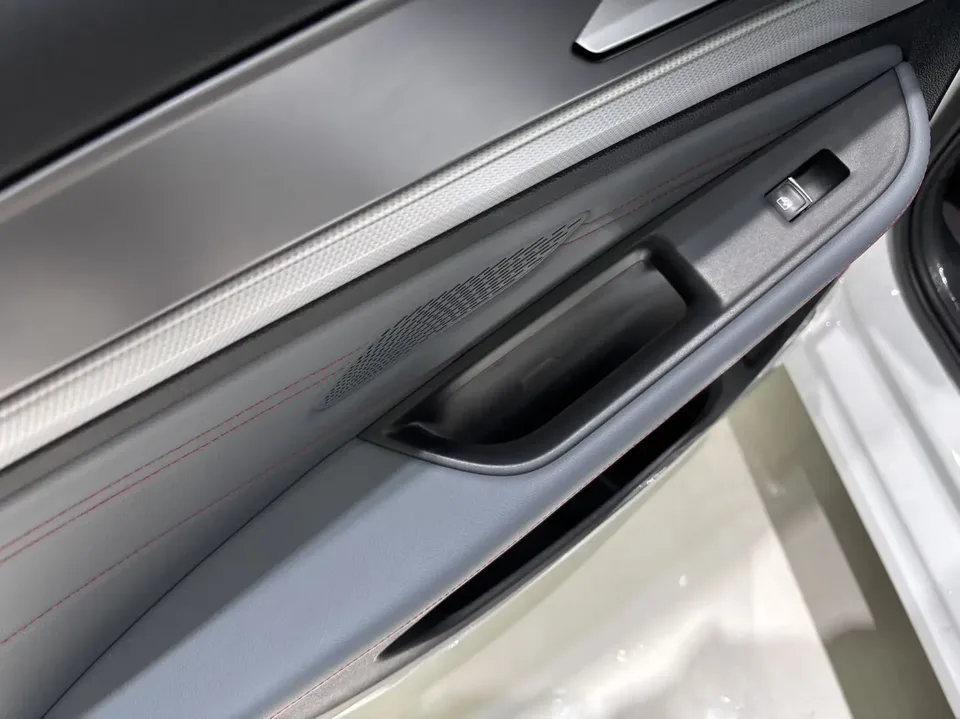 Volkswagen Lamando Lingdu 2022 Lingdu L 280TSI DSG Cool Edition 2023 — thumbnail 3