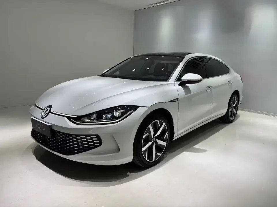 Volkswagen Lamando Lingdu 2022 Lingdu L 280TSI DSG Cool Edition 2023 — photo 1, buy with delivery to Moscow