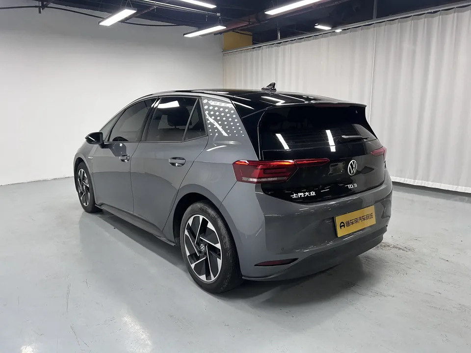Volkswagen ID.3 Volkswagen ID.3 2023 Upgraded Pure Smart Edition 2023 — thumbnail 2