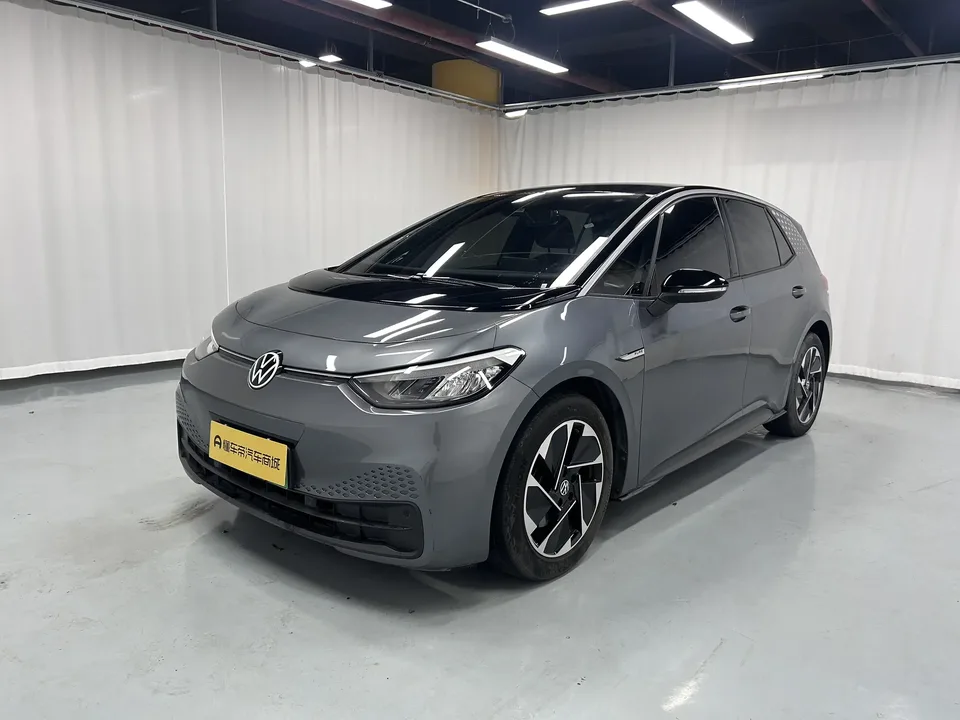 Volkswagen ID.3 Volkswagen ID.3 2023 Upgraded Pure Smart Edition 2023 — photo 1, buy with delivery to Moscow
