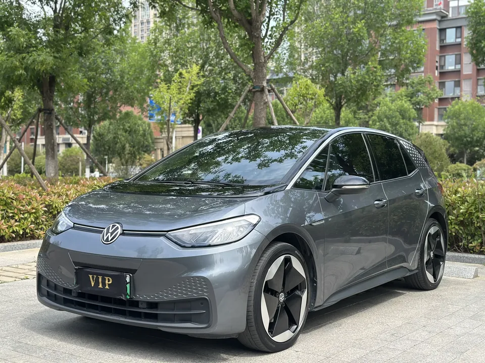 Volkswagen ID.3 Volkswagen ID.3 2023 Pure Smart Edition 2023 — photo 1, buy with delivery to Moscow