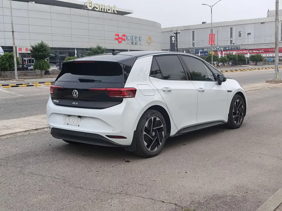 Volkswagen ID.3 Volkswagen ID.3 2022 Pure version 2023 — thumbnail 2