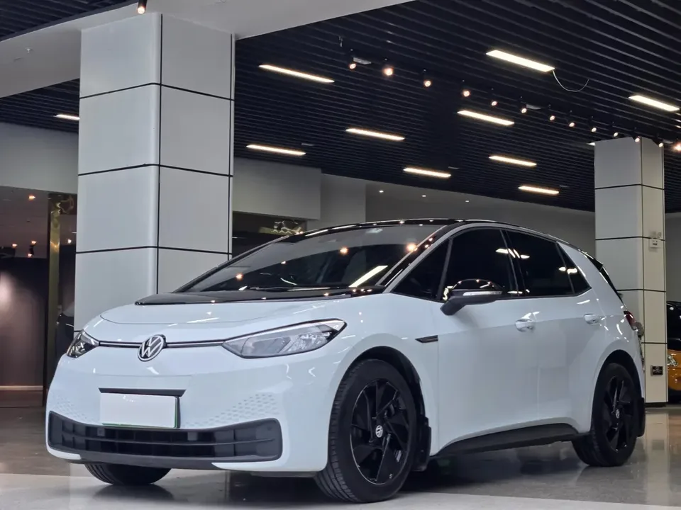Volkswagen ID.3 Volkswagen ID.3 2023 Pure Smart Edition 2023 — photo 1, buy with delivery to Moscow