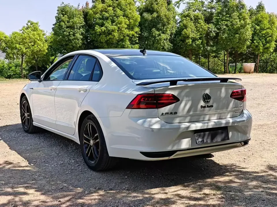 Volkswagen Lamando Lingdu 2021 280TSI DSG Luxury Phantom Edition 2022 — миниатюра 4
