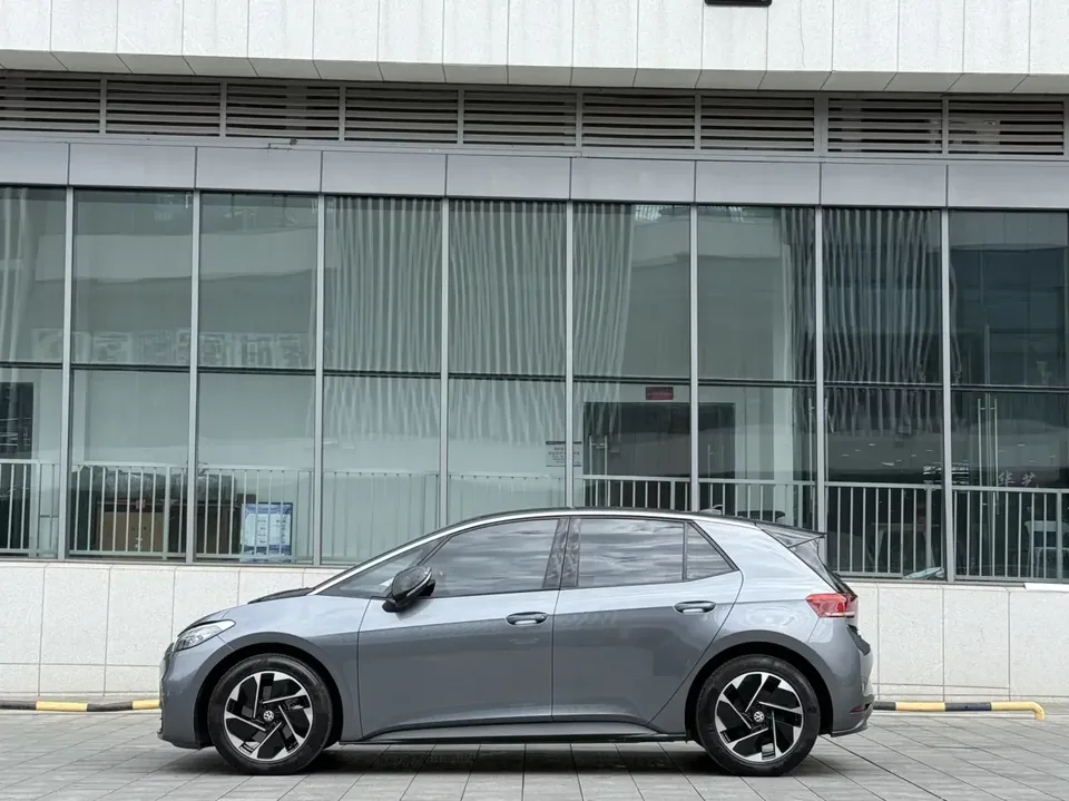 Volkswagen ID.3 Volkswagen ID.3 2024 Outstanding Edition 2024 — thumbnail 4