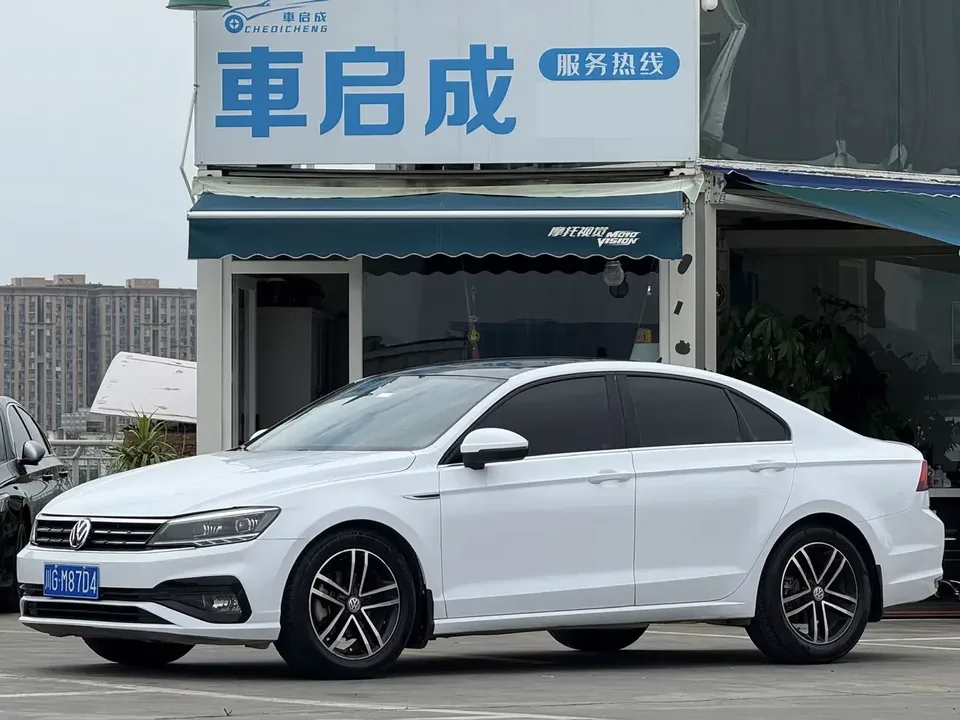 Volkswagen Lamando Lingdu 2019 280TSI DSG Deluxe Edition National V 2022 — photo 1, buy with delivery to Moscow