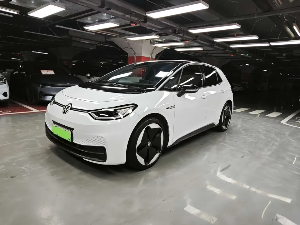 Volkswagen ID.3 Volkswagen ID.3 2021 PRO 2022 — photo 1, buy with delivery to Moscow