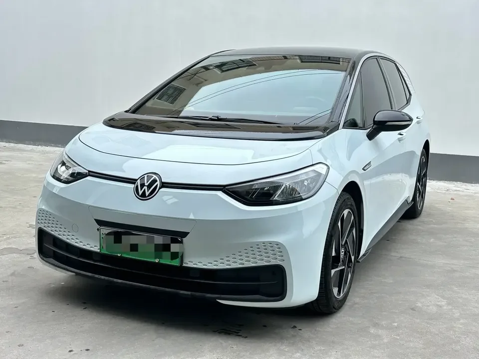 Volkswagen ID.3 Volkswagen ID.3 2023 Pure Smart Edition 2023 — photo 1, buy with delivery to Moscow