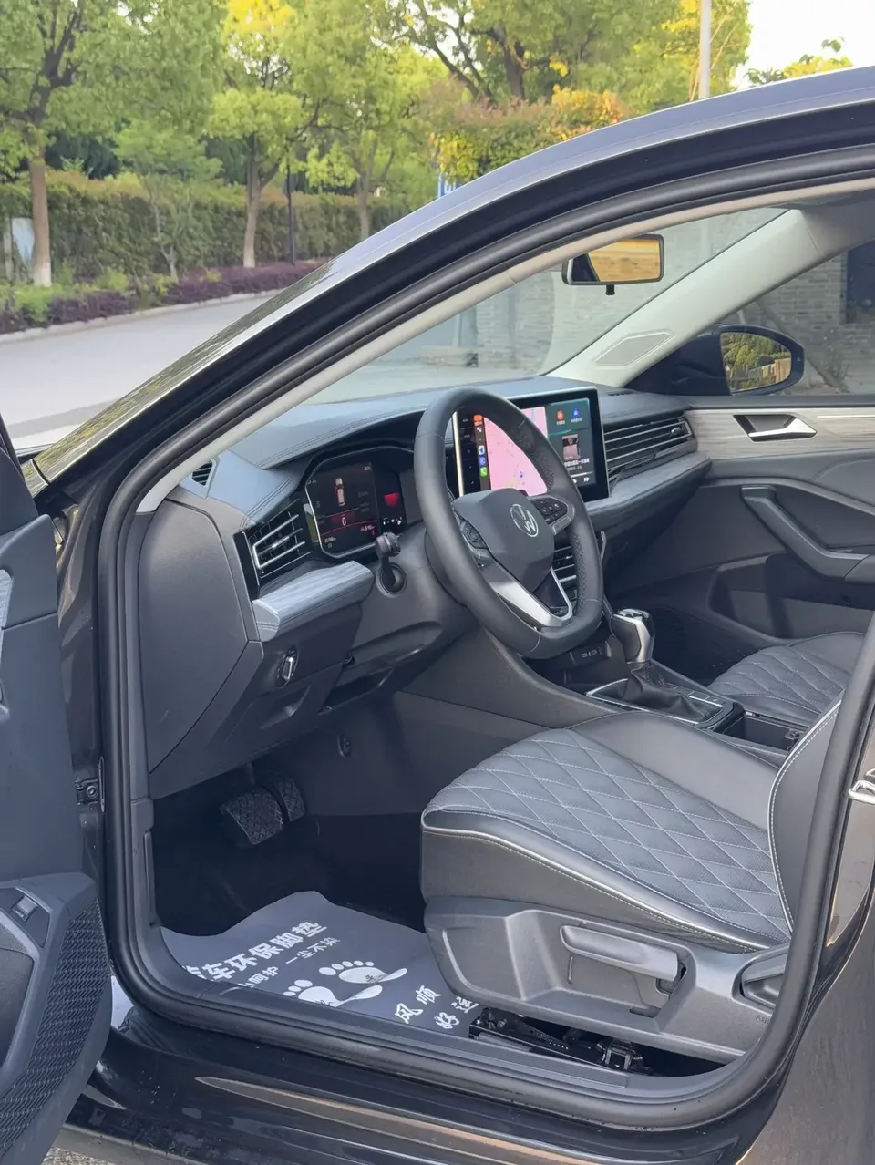Volkswagen Sagitar Sagitar 2023 300TSI DSG Beyond Edition 2024 — thumbnail 3
