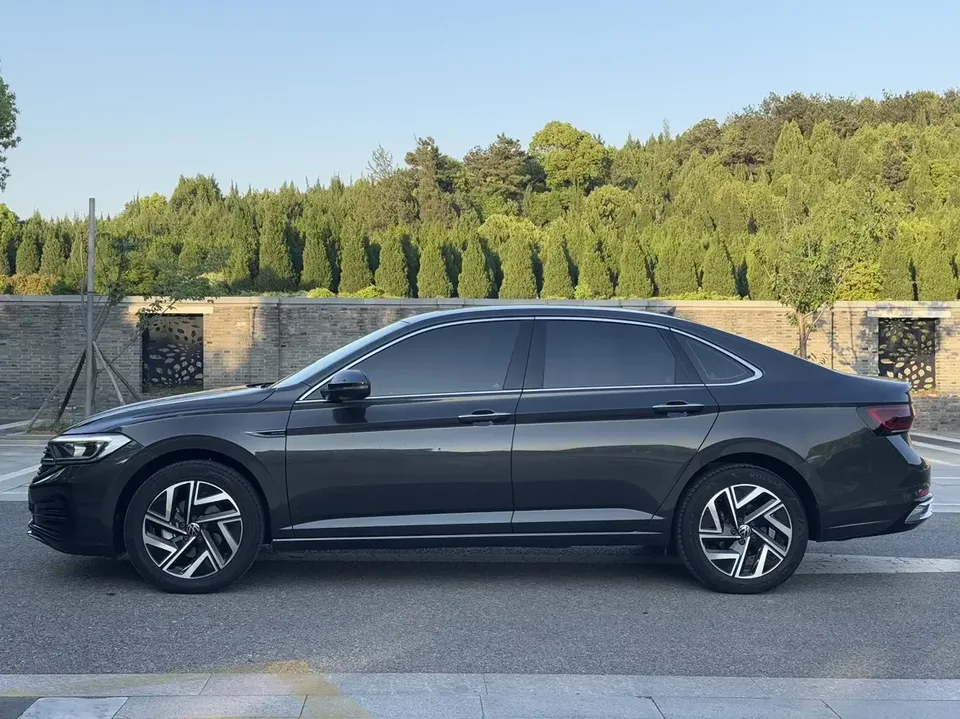 Volkswagen Sagitar Sagitar 2023 300TSI DSG Beyond Edition 2024 — thumbnail 4