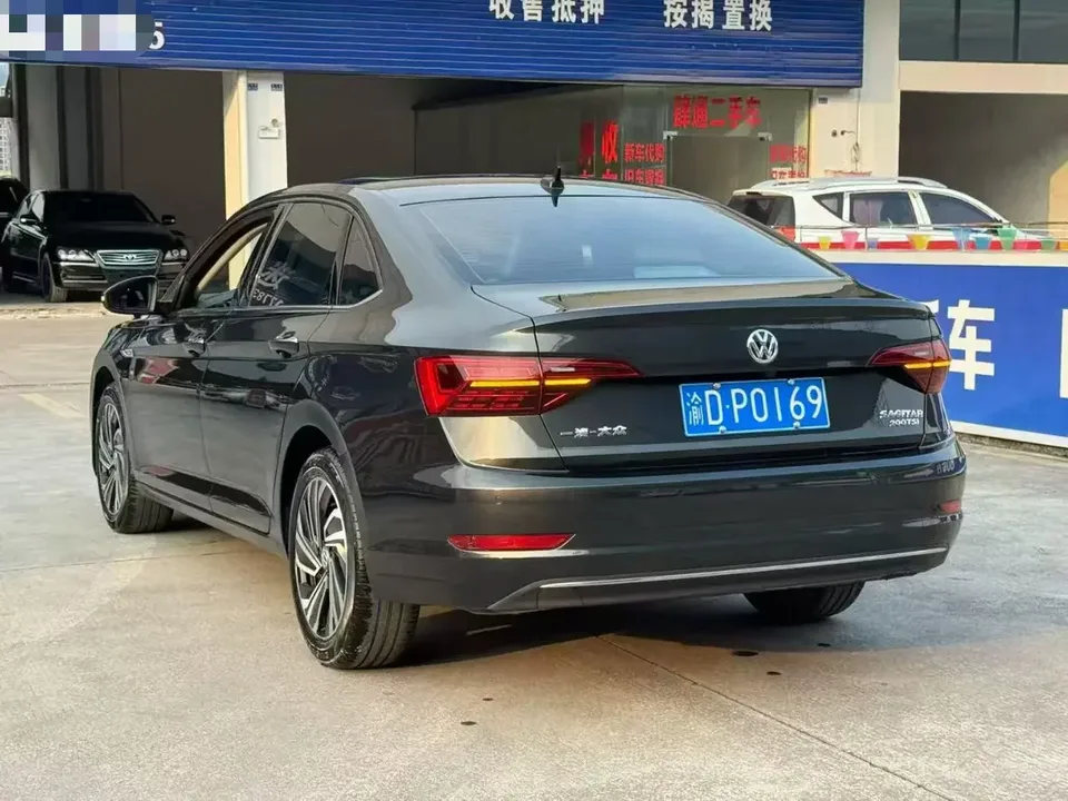 Volkswagen Sagitar Sagitar 2022 200TSI DSG Flying Edition 2022 — thumbnail 4