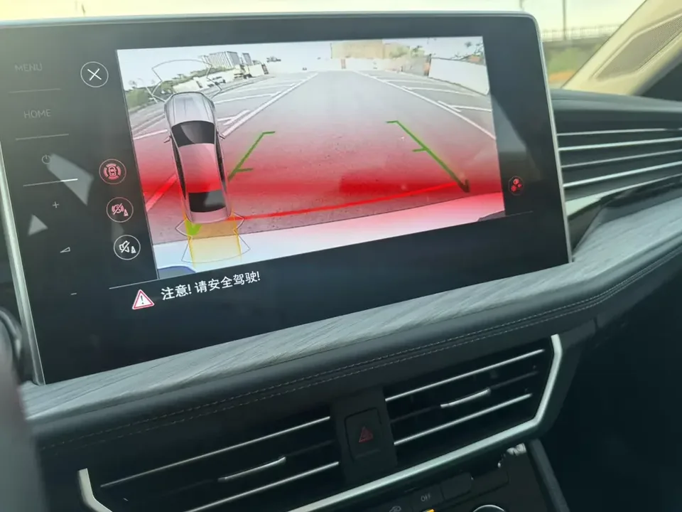 Volkswagen Sagitar Sagitar 2025 300TSI DSG Beyond Edition 2025 — thumbnail 3
