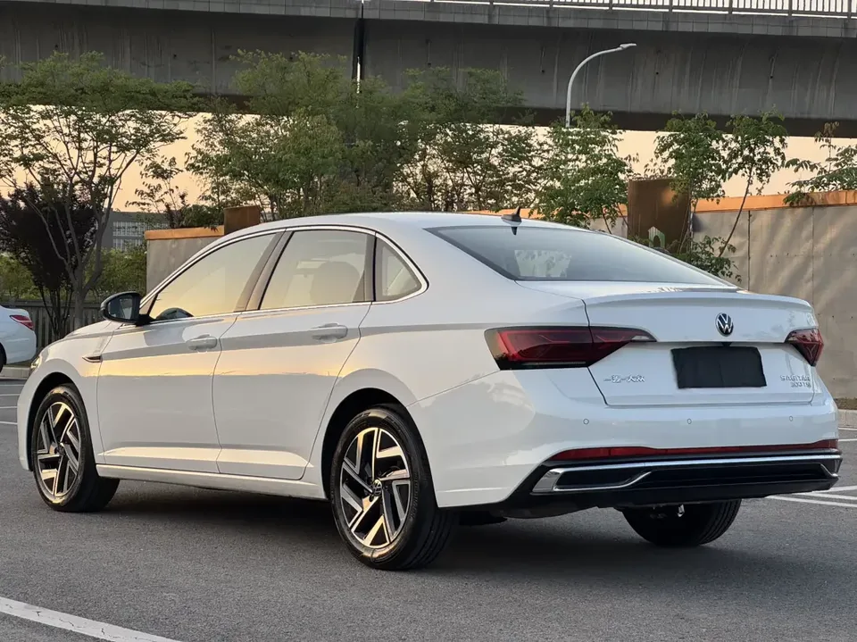 Volkswagen Sagitar Sagitar 2025 300TSI DSG Beyond Edition 2025 — thumbnail 5