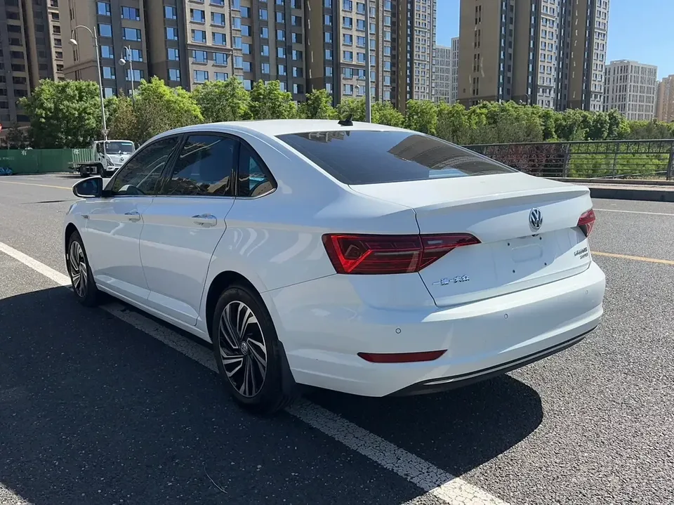 Volkswagen Sagitar Sagitar 2022 200TSI DSG Flying Edition 2022 — thumbnail 2