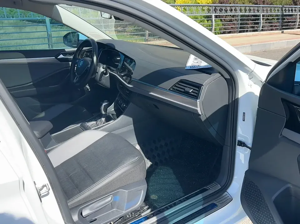 Volkswagen Sagitar Sagitar 2022 200TSI DSG Flying Edition 2022 — thumbnail 5