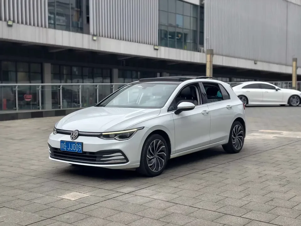 Volkswagen Golf golf 2021 280TSI DSG Pro First Edition 2022 — photo 1, buy with delivery to Moscow