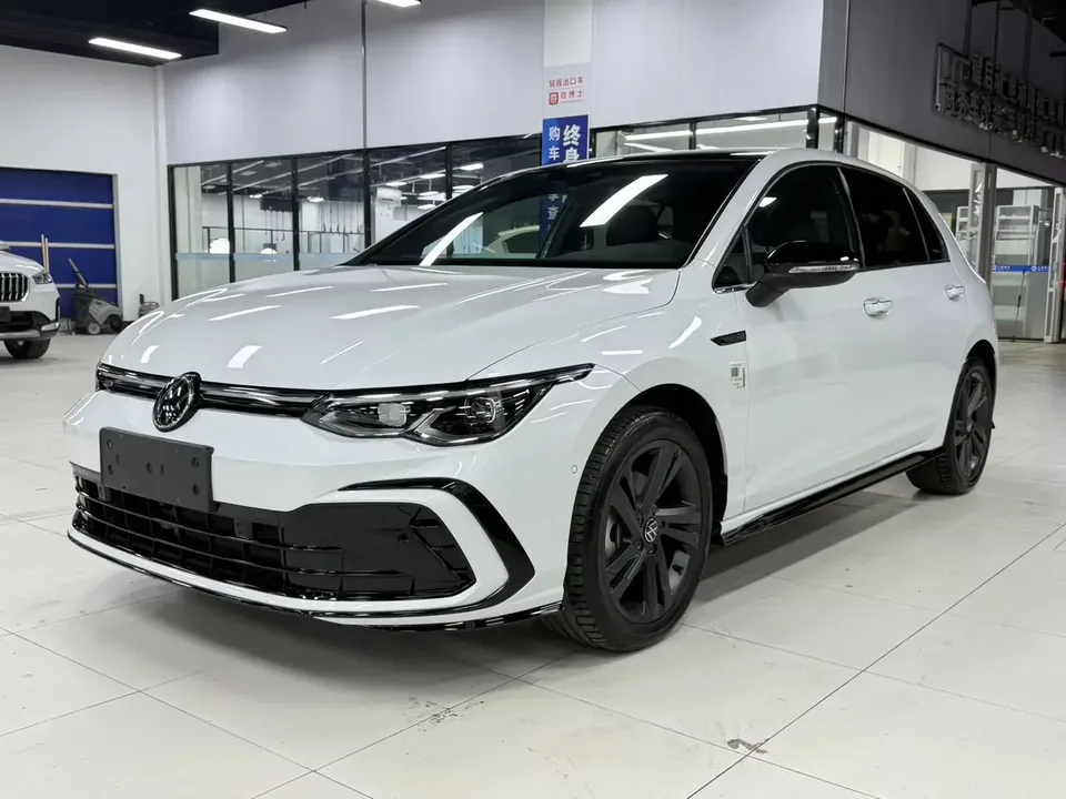 Volkswagen Golf golf 2022 280TSI DSG R-Line 2022 — photo 1, buy with delivery to Moscow