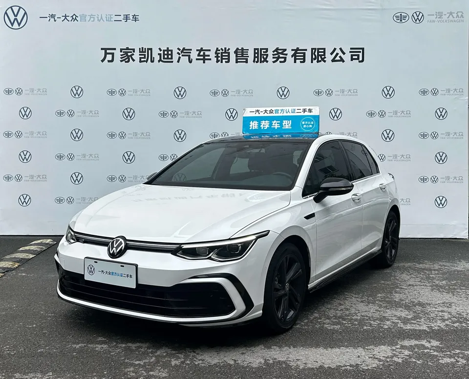 Volkswagen Golf golf 2023 280TSI DSG R-Line Lite 2022 — photo 1, buy with delivery to Moscow