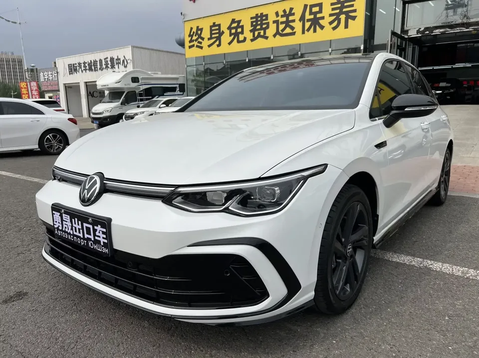 Volkswagen Golf golf 2023 280TSI DSG R-Line Lite 2024 — photo 1, buy with delivery to Moscow