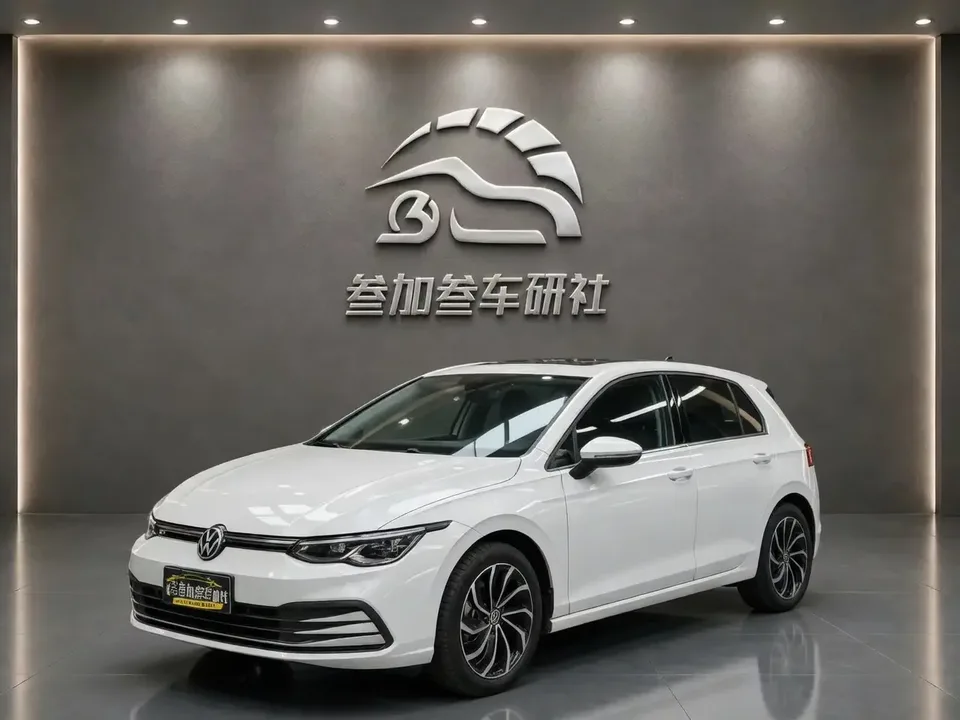 Volkswagen Golf golf 2023 280TSI DSG Pro 2023 — photo 1, buy with delivery to Moscow