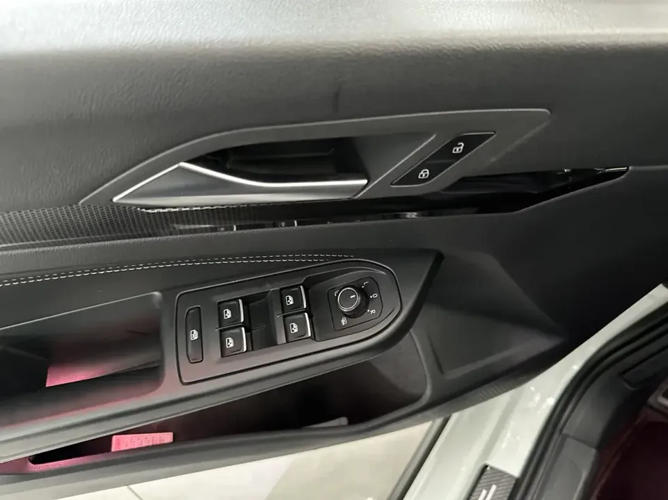 Volkswagen Golf golf 2023 280TSI DSG R-Line Lite 2022 — thumbnail 4