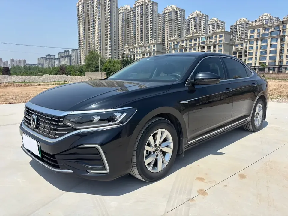 Volkswagen Passat PHEV Passat PHEV 2022 430PHEV Hybrid Business Edition 2022 — photo 1, buy with delivery to Moscow