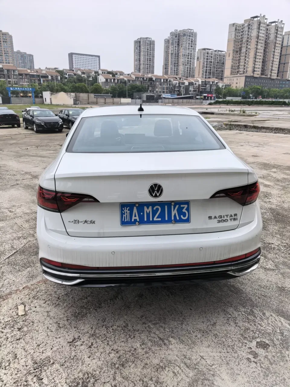 Volkswagen Sagitar Sagitar 2023 200TSI DSG Flying Edition 2023 — thumbnail 2